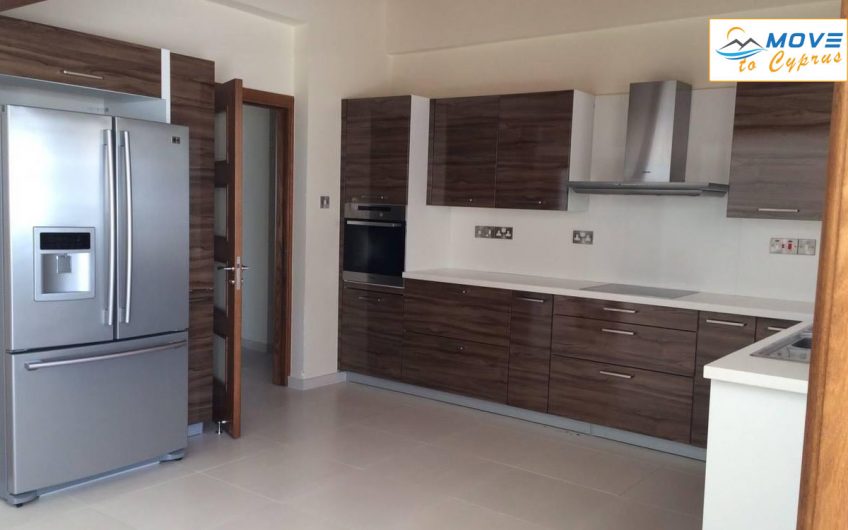 3 bedroom detached house for sale in Pareklisia